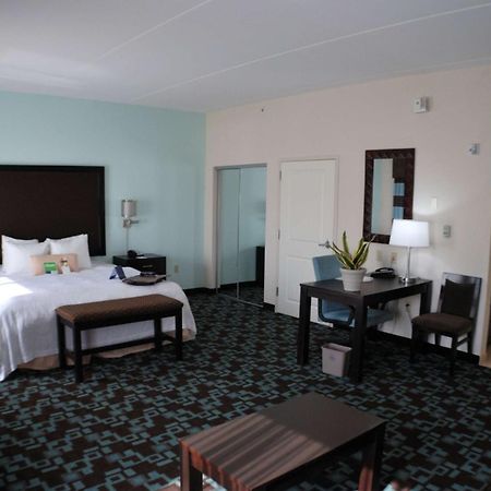 Hampton Inn&Suites Nashville at Opryland Værelse billede