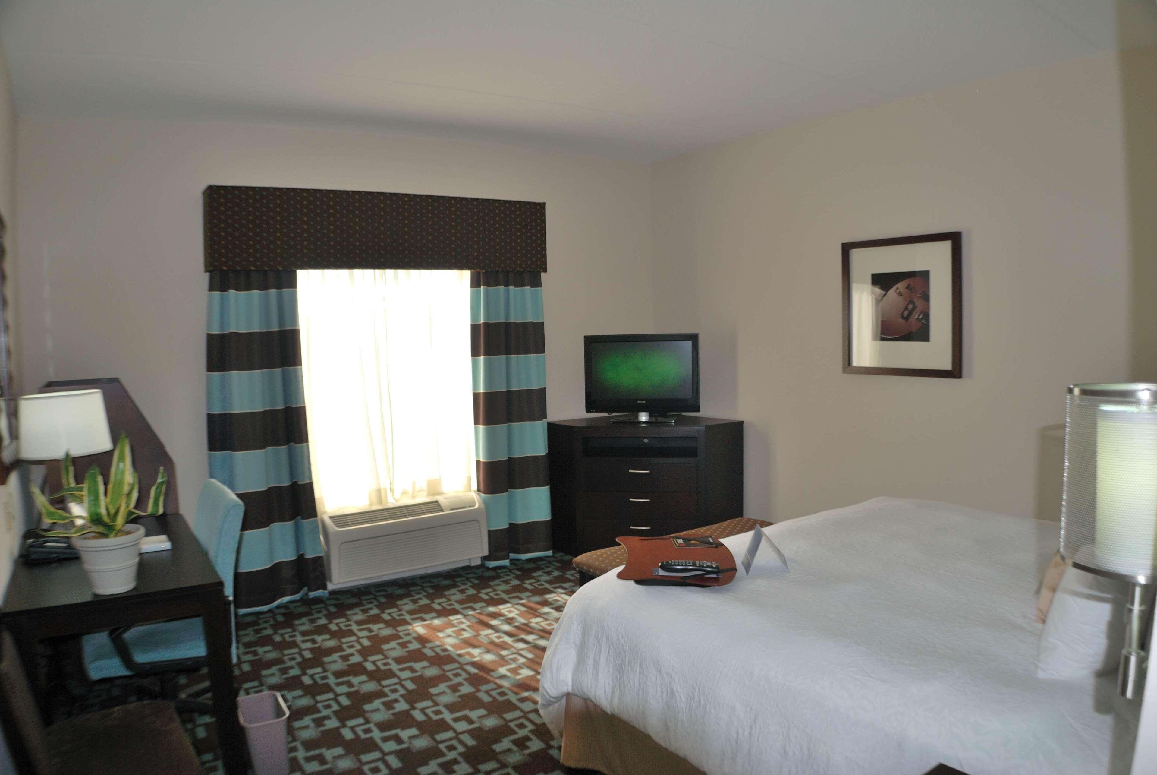 Hampton Inn&Suites Nashville at Opryland Værelse billede