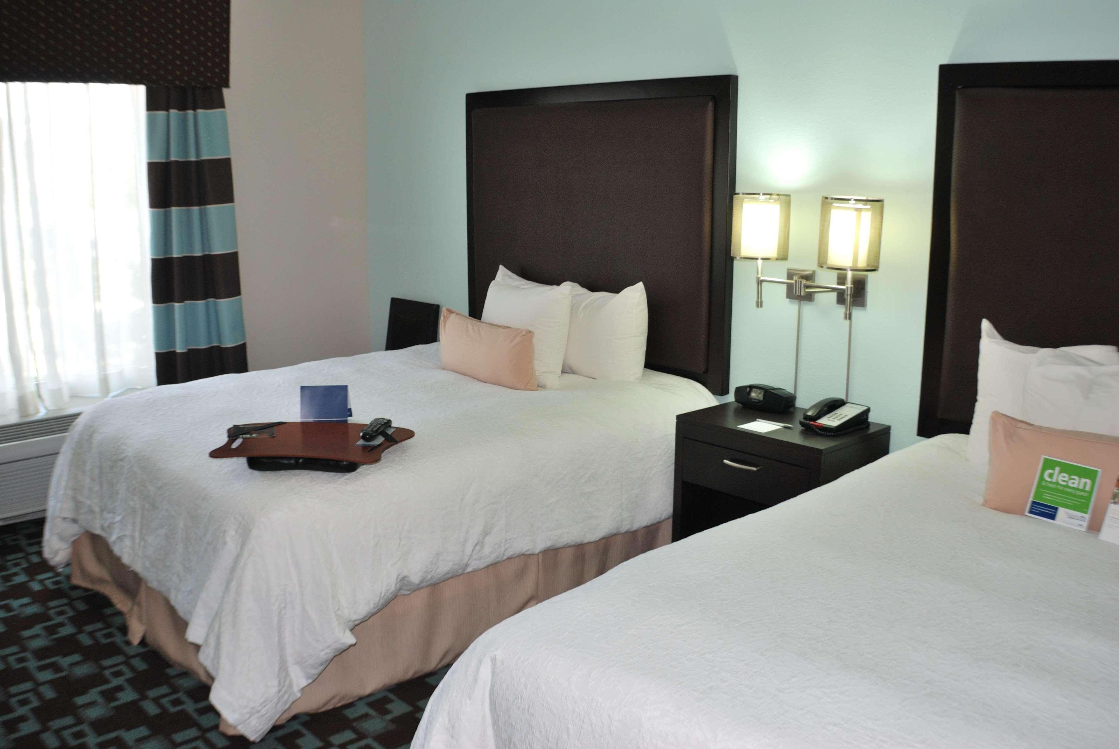 Hampton Inn&Suites Nashville at Opryland Værelse billede