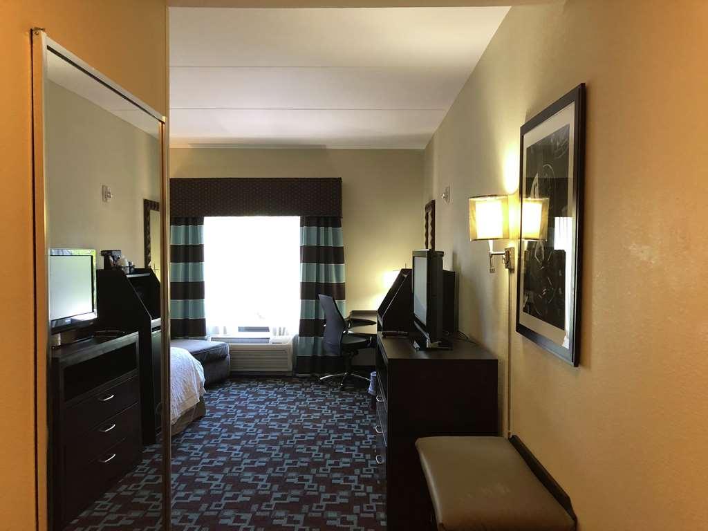 Hampton Inn&Suites Nashville at Opryland Værelse billede
