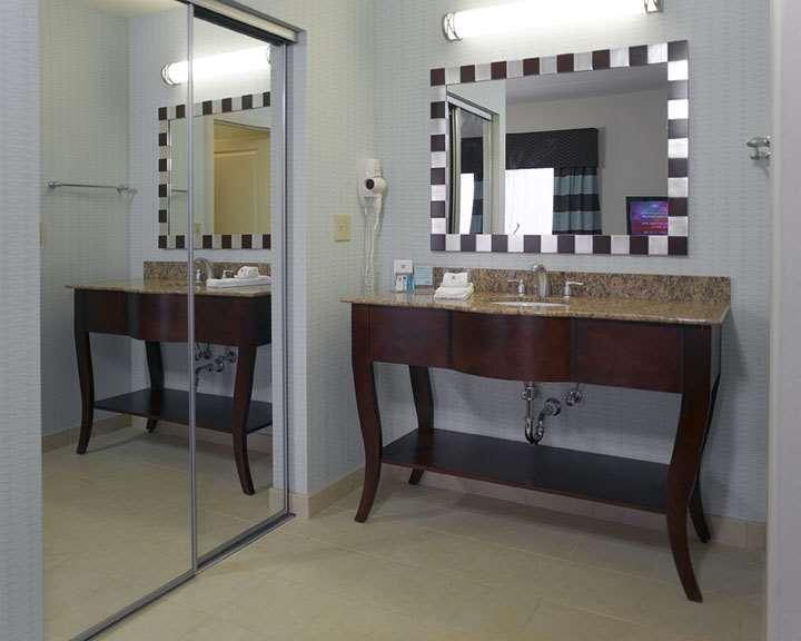 Hampton Inn&Suites Nashville at Opryland Værelse billede