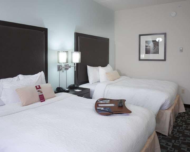 Hampton Inn&Suites Nashville at Opryland Værelse billede